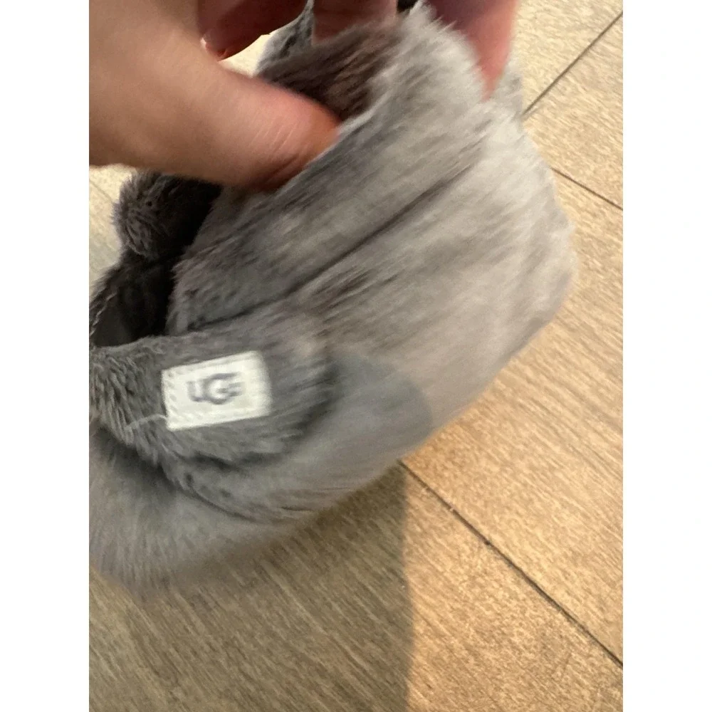 UGG Slippers Baby Girls Size 4.5 Gray Fuzzy Bootie Ankle Hook Loop Non Slip Sole